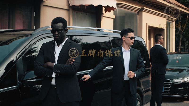 股权纠纷现场冲突升级，王牌盾护卫队火速护送创始人安全撤离